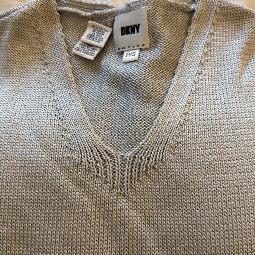 DKNY Petite Light Gray Metallic Long Sleeve Sweater with Open Knit Hem. Size S. - Picture 3 of 11